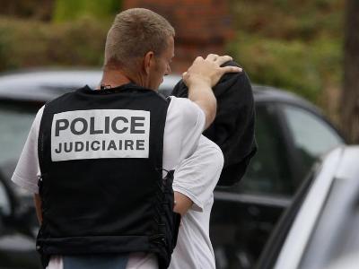 Ֆրանսիայում ձերբակալել են նավակի միջից  «Ալլահ Աքբար» բացականչող տղամարդկանց