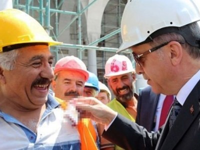 Էրդողանը խլել է մզկիթ կառուցող շինարարի ծխախոտը (ֆոտո)