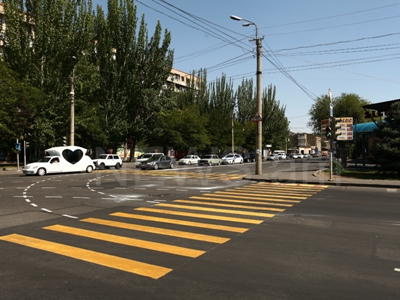 Улица Хоренаци в Ереване полностью открыта