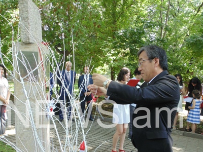 Երեւանում հարգանքի տուրք են մատուցել Հիրոսիմայի միջուկային ռմբակոծության զոհերի հիշատակին (ֆոտո)