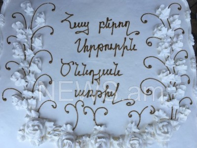 Հաց տանող Արթուրի ծնունդը շնորհավոր. Ընկերները տորթ են տարել «Նուբարաշեն» ՔԿՀ (Ֆոտո)
