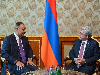 Սերժ Սարգսյանը հրաժեշտի հանդիպում է ունեցել Քուվեյթի դեսպանի հետ (Ֆոտո)