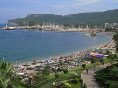 Iran lifts ban on tourist trips to Turkey