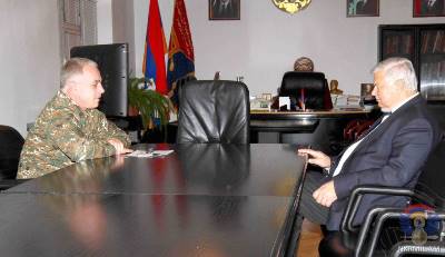 Լեւոն Մնացականյանը Անջեյ Կասպշիկի հետ քննարկել է շփման գծում տիրող իրավիճակը