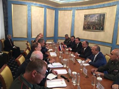 Սերգեյ Շոյգուն հարցեր է քննարկել Սեյրան Օհանյանի հետ