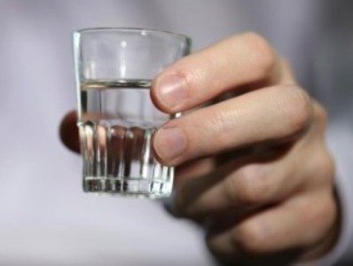 Հնդկաստանում 10  մարդ է զոհվել ինքնաթոր օղու օգտագործման հետեւանքով