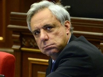 «Հրապարակ». Գյումրիում Օսկանյանը կսատարի Արթուր Բաղդասարյանի կուսակցին