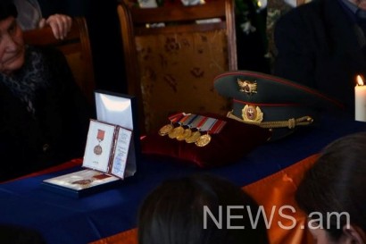 «Հրապարակ». ՊՆ-ն 5 ամիս անց դեռ չի տրամադրել զոհված զինծառայողների գերեզմանների փողը