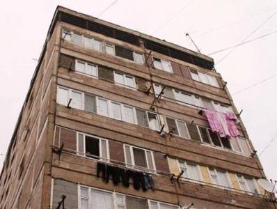 Շենքի 9-րդ հարկից ընկած Կարենիի հարազատները դիմել են ԱՆ` վիրահատության հարցում օժանդակելու համար
