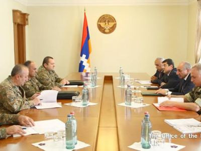 Բակո Սահակյանն ու Սեյրան Օհանյանը քննարկել են բանակաշինության ոլորտի հարցերը
