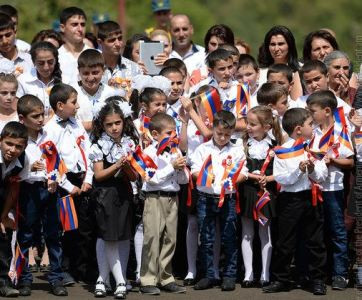 «Ժողովուրդ». Քառօրյա պատերազմի հետեւանքով Արցախից բազմաթիվ աշակերտներ Հայաստան են տեղափոխվել