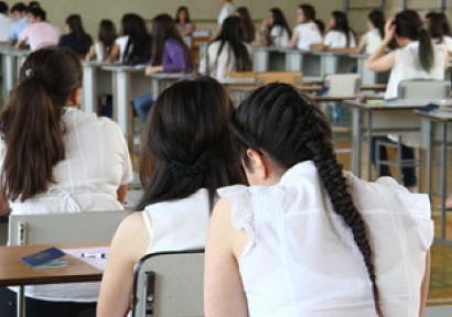 «Իրավունք». Հայաստանյան որոշ մասնավոր եւ պետական բուհերի վարձավճարները թանկացել են