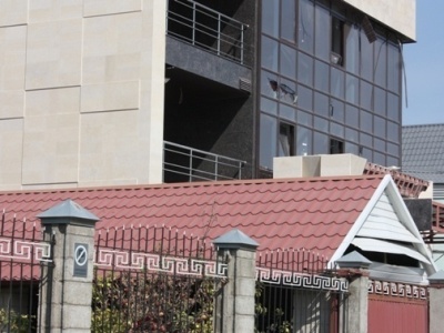 Ղրղզստանում Չինաստանի դեսպանատան մոտ որոտացած պայթյունը ահաբեկչություն է որակվել (Ֆոտո)