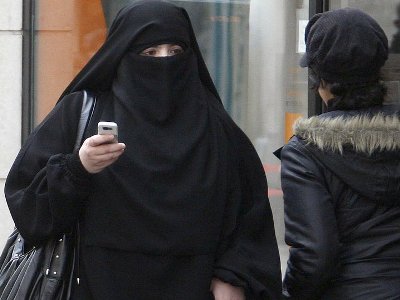 Poll: Majority of Britons support ban on burqa