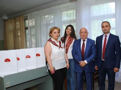 «Գլոբալ Կրեդիտը» ֆինանսատնտեսագիտական քոլեջին նվիրեց մասնագիտական գրքեր (Ֆոտո)