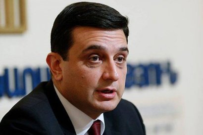 «Հրապարակ». Նախարարի տարօրինակ վարքը