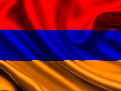 Հաստատվել են պետական դրոշի եւ զինանշանի չափանիշները. դրոշի վրա դեղին այլեւս չի լինի