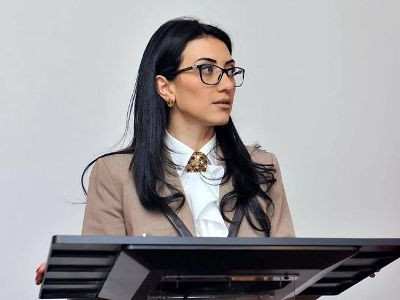 «ՀԺ». Արփինե Հովհաննիսյանը դավաճանո՞ւմ է Հովիկ Աբրահամյանին. նրա վարքը զարմացրել է