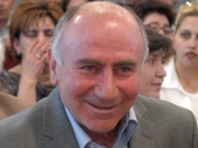 «ՉԻ». Աշտարակի քաղաքապետի թեկնածուն փնովել էր Արագածոտնի մարզի պատգամավորին. «Վախենում ա փող ծախսի»
