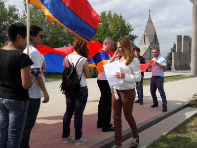 Փոստանջյանը Եռաբլուրում կարդացել է հայկական պետականության վերականգնման հռչակագիրը