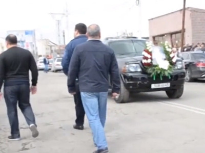 Գյումրիում հողին հանձնեցին Վարդեւան Գրիգորյանի որդուն