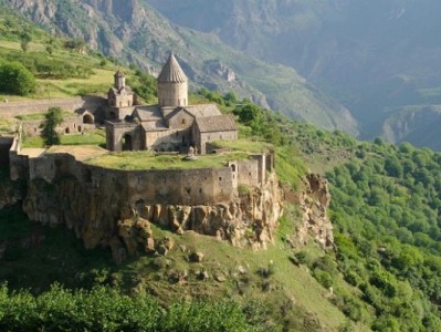 Գինիներ, վանքեր. երկուսով էլ հետաքրքրվելու դեպքում մարդ պետք է Հայաստան այցելի. Der Standard