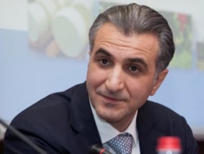 Գյուղատնտեսության նոր նախարարը Աղավնաձորում հանդիպում է անցկացնում խաղողագործների հետ