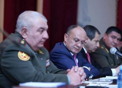 «ՀԺ». Պայքարը կառավարությունից տեղափոխվում է ՊՆ. Խաչատուրովը չի հանձնվում