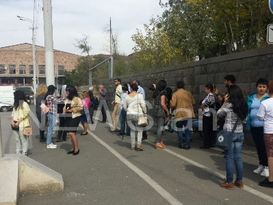 Արթուրը խղճի բանտարկյալ է. քաղաքացիները երթով ուտելիք են տանում «Հաց բերողին» (Ֆոտո)