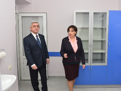 Սերժ Սարգսյանը ներկա է գտնվել պոլիկլինիկայի վերաբացմանը (ֆոտո)