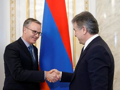 ԱԶԲ-ն ճկուն է ու պատրաստ է օժանդակել ՀՀ կառավարության առաջնահերթություններին. Շեյն Ռոզենթալ