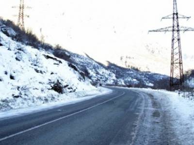 Վարդենյաց լեռնանցքում տեղ-տեղ մեկասառույց է