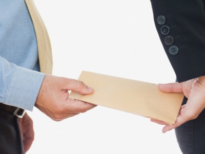 Կաշառք ստանալու պահին բռնվել է Վաղարշապատի սոցծառայության տարածքային գործակալության պետը