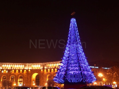 Հանրապետության գլխավոր տոնածառի լույսերը վառվեցին (ֆոտո)