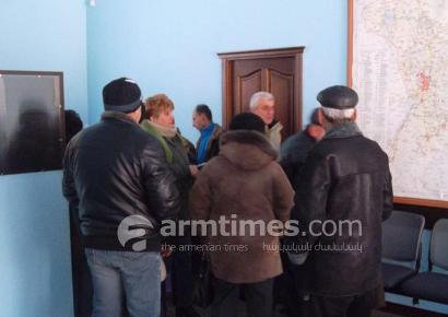 «ՀԺ». Գյումրեցիները Ծառուկյանի փողերն են պահանջում. «Զանգին ասին՝ պտի մասնակցեք, որ 20 հազար դրամ տանք, բայց խաբին»
