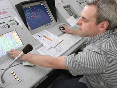 Путину доложили об исчезновении самолета Ту-154 в Сочи