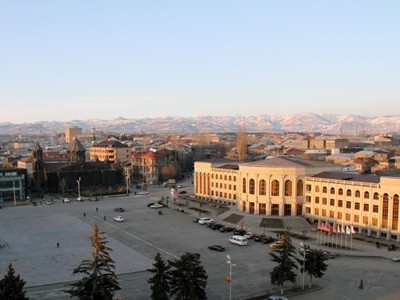 Լոքյան. Կառավարությունը նորից քննարկում է որոշ նախարարություններ Գյումրի տեղափոխելու հարցը