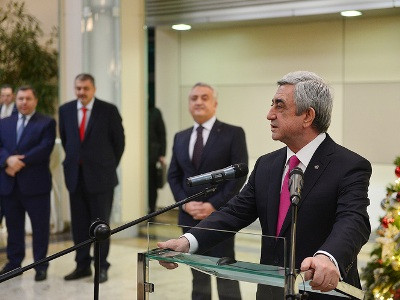 Սերժ Սարգսյանը հույս ունի, որ բանկային համակարգում սկսված դրական տեղաշարժերը կշարունակվեն հաջորդ տարի (ֆոտո)