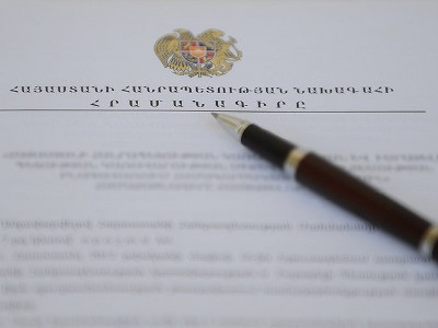 Լյովա Երանոսյանին, Գալուստ Սահակյանին եւ այլ պաշտոնյաների պարգեւատրել են