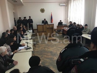 «Դատարանը շոու է». «Զինված խմբի» գործով դատական նիստը հետաձգվեց (ֆոտոռեպորտաժ)