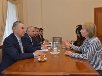 Ադրբեջանի փոխվարչապետի մամուլի ծառայությունը տեղեկացրել է Մեծ Բրիտանիայի դեսպանի հետ մասնավոր հանդիպման մասին