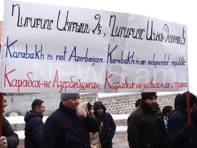 «Ղարաբաղն Ադրբեջան չէ». հայ երիտասարդների բողոքի ակցիան` ի պաշտպանություն Լապշինի (ֆոտո)