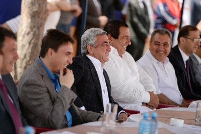 «Հրապարակ». Իշխան Զաքարյանը կառաջադրվի ԲՀԿ համամասնական ցուցակով, իսկ նրա որդին` ռեյտինգային