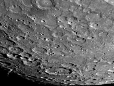 NASA. Ձմռանը Մերկուրիի մակերեւույթը երկաթի ձյան շերտով է ծածկվում
