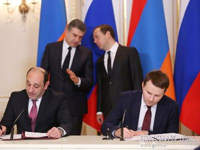 ՀՀ եւ ՌԴ վարչապետները քննարկել են Իրանի հետ սահմանին ազատ տնտեսական գոտու ստեղծման հարցը (ֆոտո)