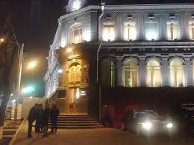 «Հրապարակ». Քեֆ դեռ չեն արել, բայց կոնյակ խմել են. ինչո՞ւ նախագահն ընտրության օրը մեկնեց երկրից