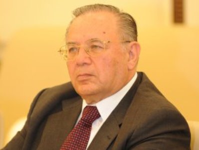 Ես այս տղային ճանաչում եմ, նա հայ է, չեմ խոսի՝ մինչև դուրս չգա. Ադրբեջանի դեսպանի զավեշտալի վարքը Վարշավայում
