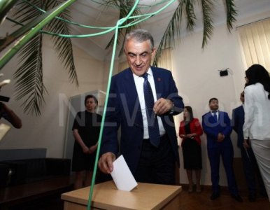«ՉԻ». Արա Բաբլոյանի կենսագրության մեջ ի հայտ եկած նոր հանգամանքն անհամատեղելի է եղել դեսպանի աշխատանքի հետ