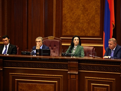 Էդուարդ Շարմազանովը, Արփինե Հովհաննիսյանն ու Միքայել Մելքումյանն ընտրվեցին ԱԺ փոխնախագահներ (Ֆոտո)