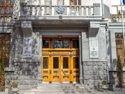 Ձերբակալվել են մաքսային միջնորդական ծառայություններ իրականացնող ՍՊԸ-ի տնօրենը եւ «Բավրա» մաքսակետի պետը